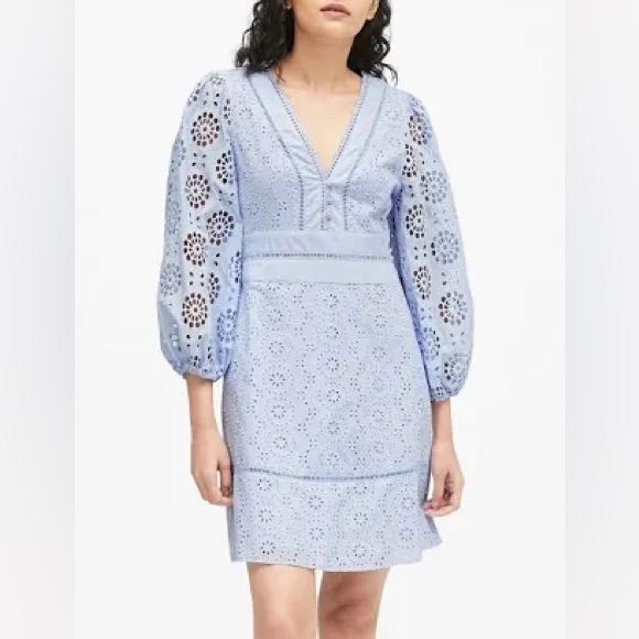 Banana Republic Dresses & Skirts - Banana Republic Light Blue Eyelet Long Sleeve Dress